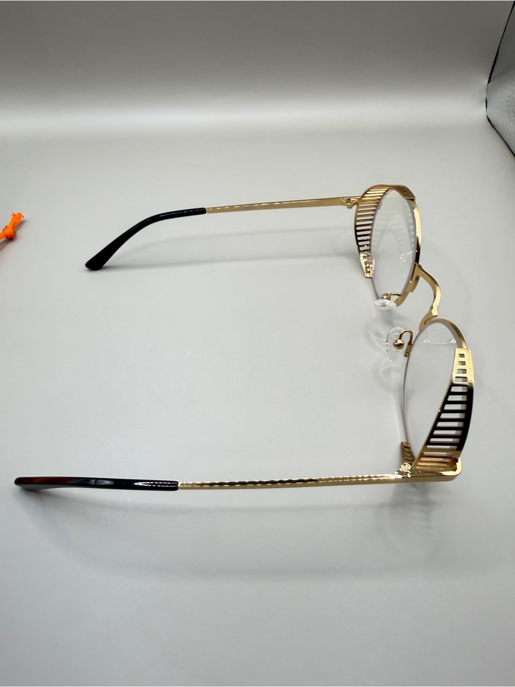 Vooglam Round Gold Metal Frame Glasses, Unknown Prescription — image 6 of 7